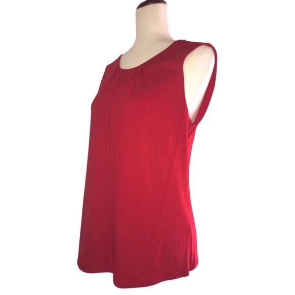 Roz & Ali Sleeveless Red Top Size Medium Pleated Front Round Neck - Picture 2 of 15